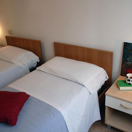 Residenza Manuela Appartement Riccione Buitenkant foto