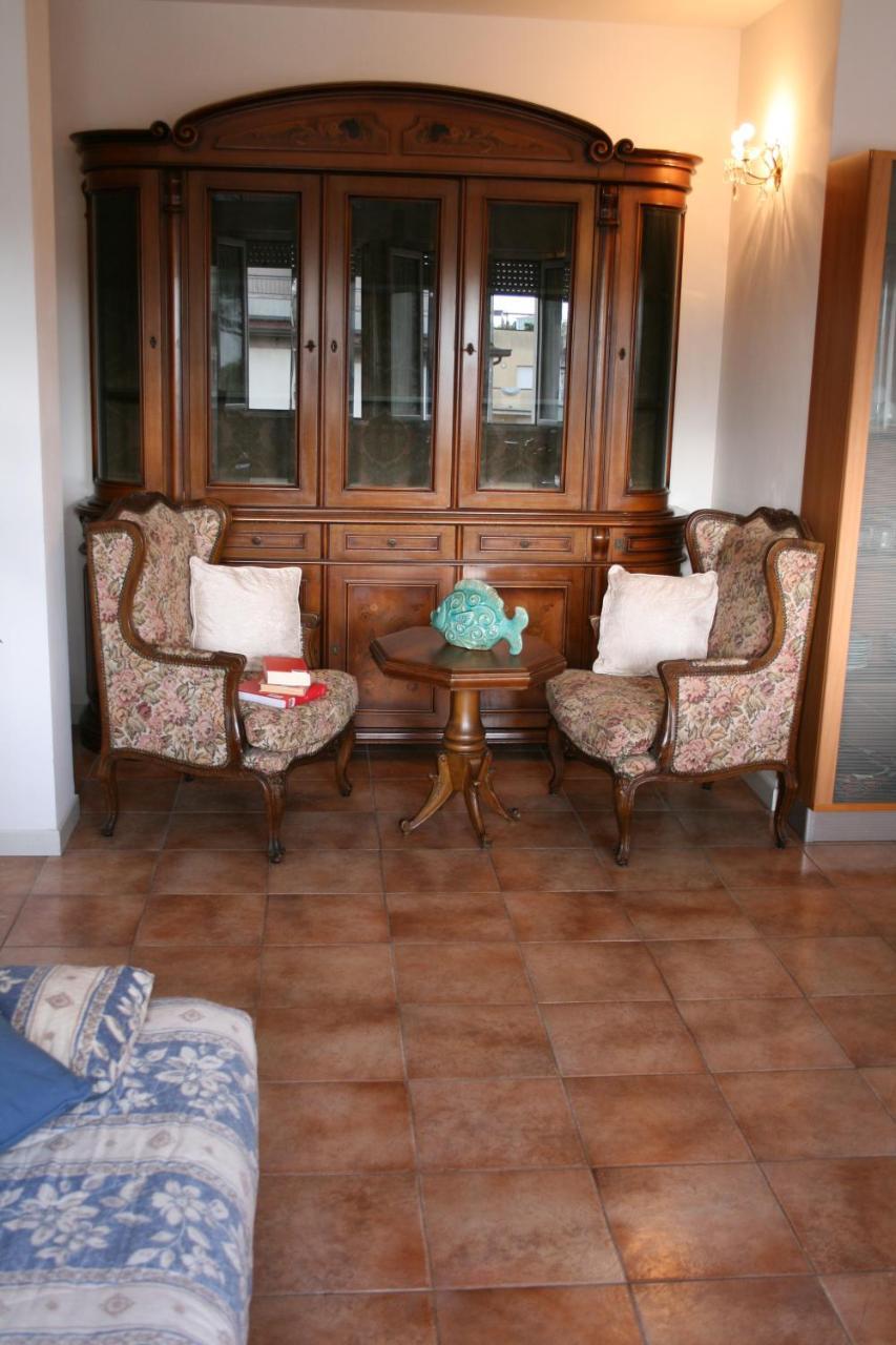 Residenza Manuela Appartement Riccione Buitenkant foto