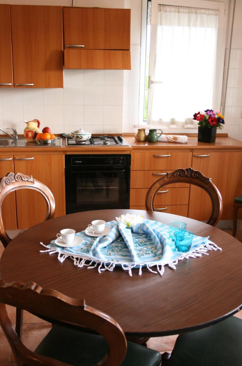 Residenza Manuela Appartement Riccione Buitenkant foto