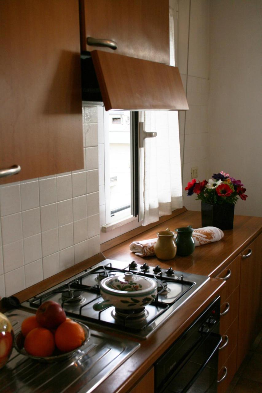 Residenza Manuela Appartement Riccione Buitenkant foto