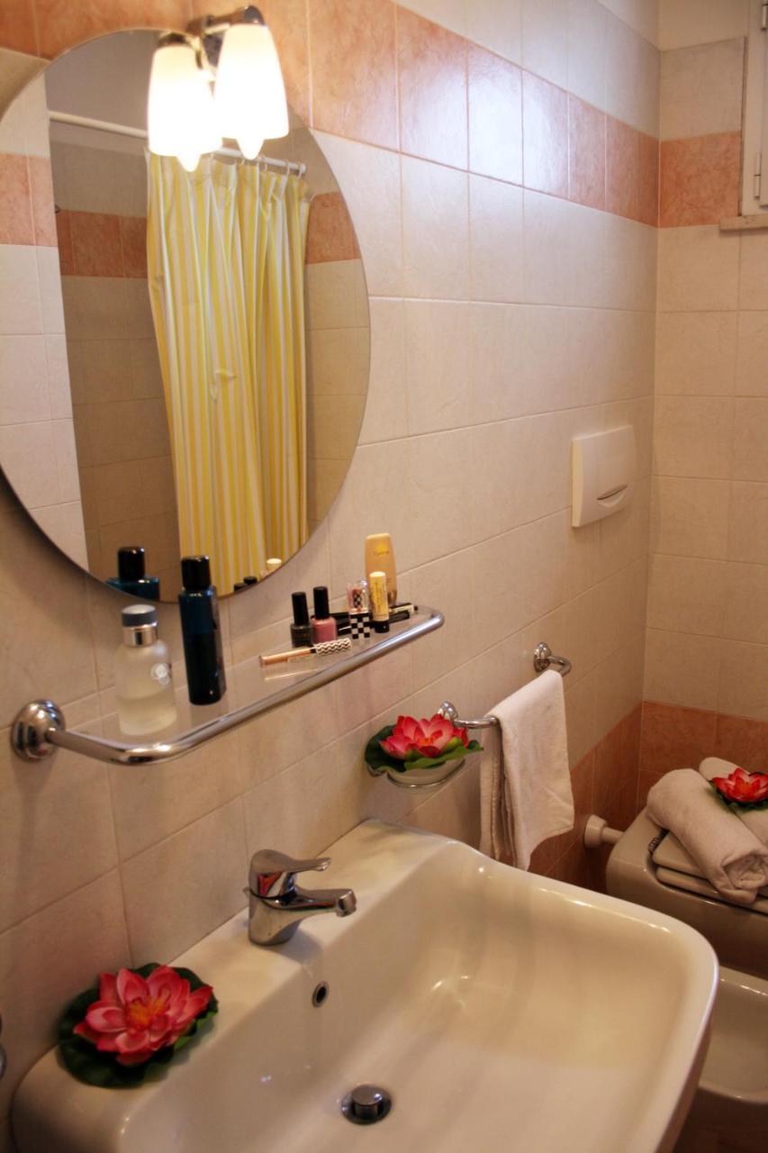 Residenza Manuela Appartement Riccione Buitenkant foto