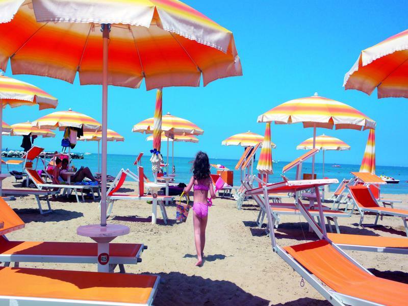Residenza Manuela Appartement Riccione Buitenkant foto