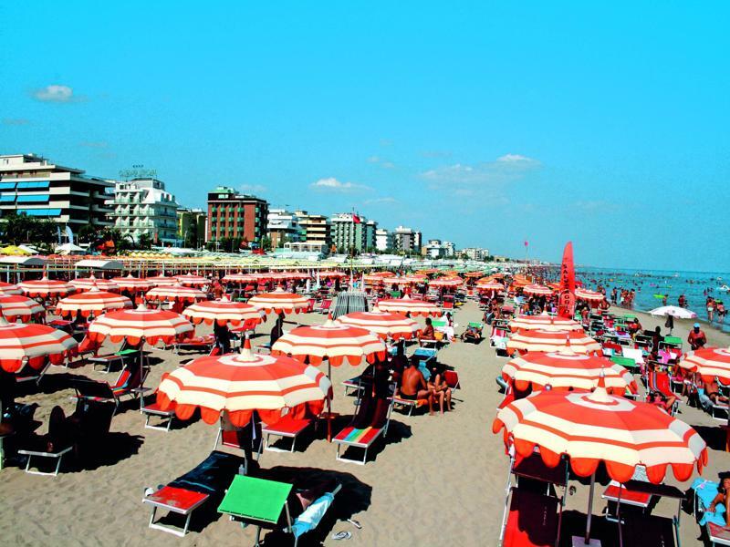 Residenza Manuela Appartement Riccione Buitenkant foto